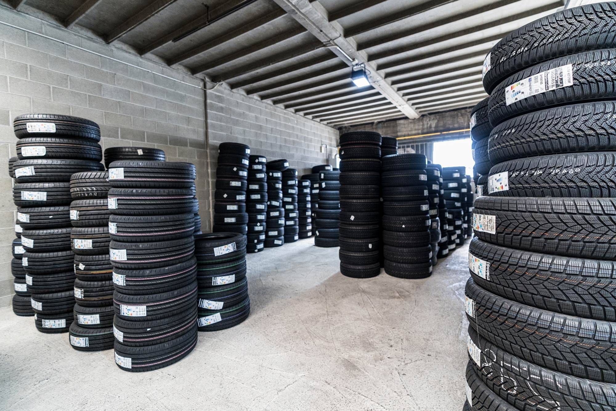 il-battistrada-deposito-gomme-milano-113