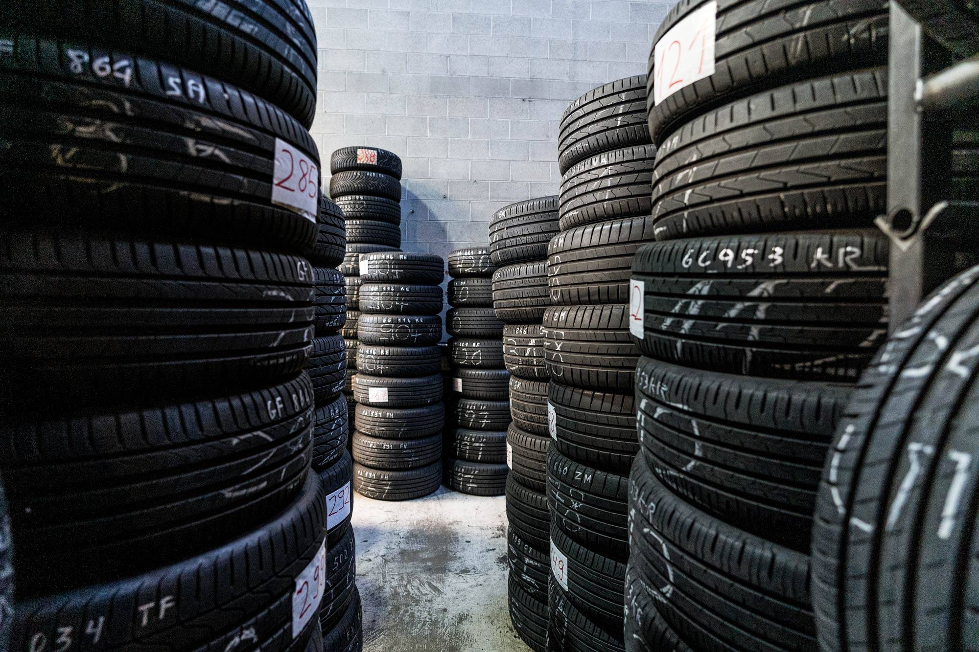 il-battistrada-deposito-gomme-milano-109